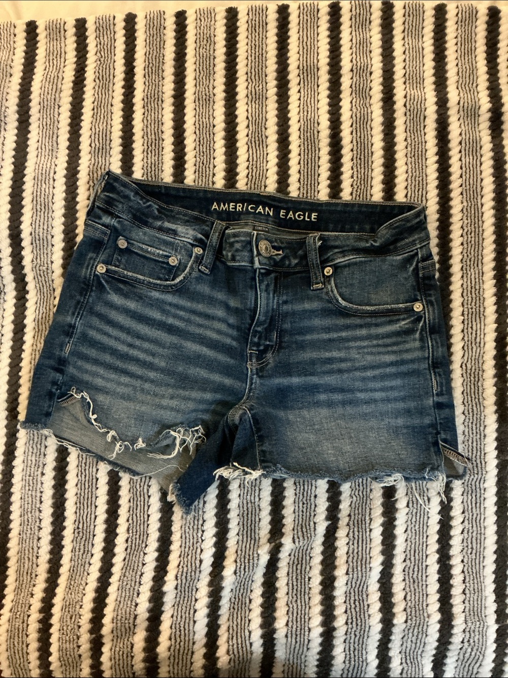 American Eagle Outfitters Indigo Blue Distressed Denim Shorts - Picture 1 of 2